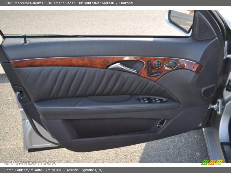 Door Panel of 2005 E 500 4Matic Sedan