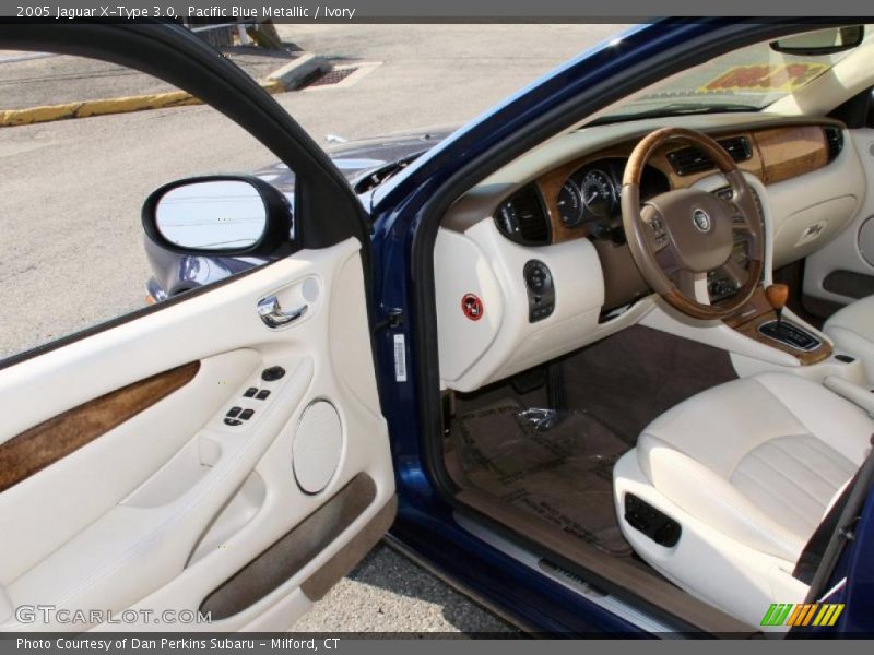  2005 X-Type 3.0 Ivory Interior