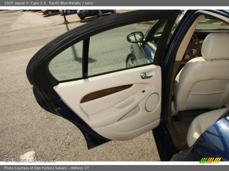 Door Panel of 2005 X-Type 3.0
