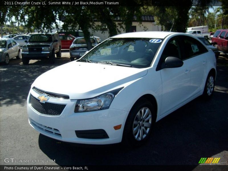 Summit White / Jet Black/Medium Titanium 2011 Chevrolet Cruze LS
