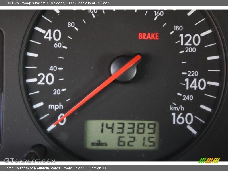 Black Magic Pearl / Black 2001 Volkswagen Passat GLX Sedan