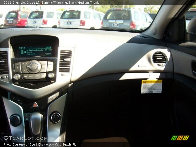 Summit White / Jet Black/Medium Titanium 2011 Chevrolet Cruze LS
