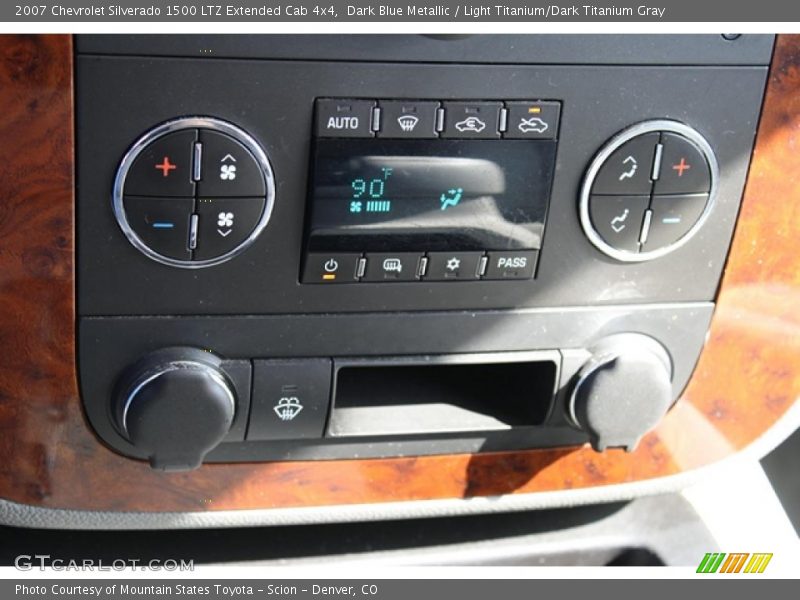 Dark Blue Metallic / Light Titanium/Dark Titanium Gray 2007 Chevrolet Silverado 1500 LTZ Extended Cab 4x4