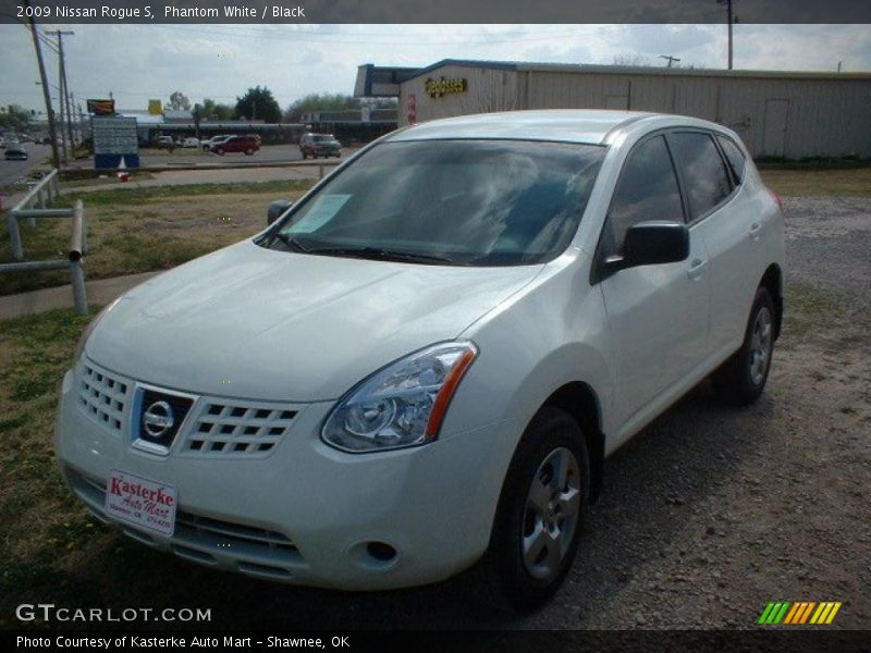 Phantom White / Black 2009 Nissan Rogue S