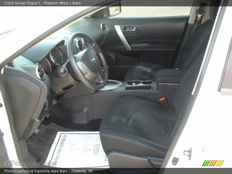 Phantom White / Black 2009 Nissan Rogue S
