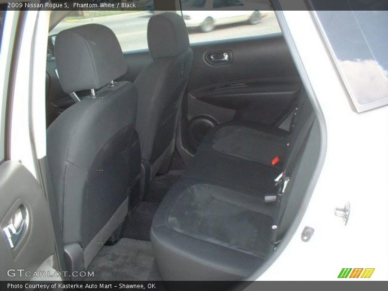 Phantom White / Black 2009 Nissan Rogue S