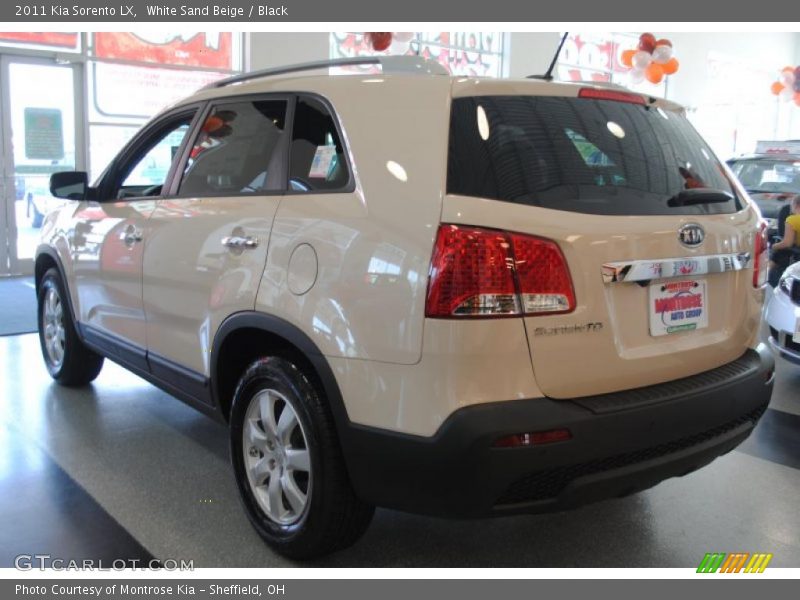 White Sand Beige / Black 2011 Kia Sorento LX