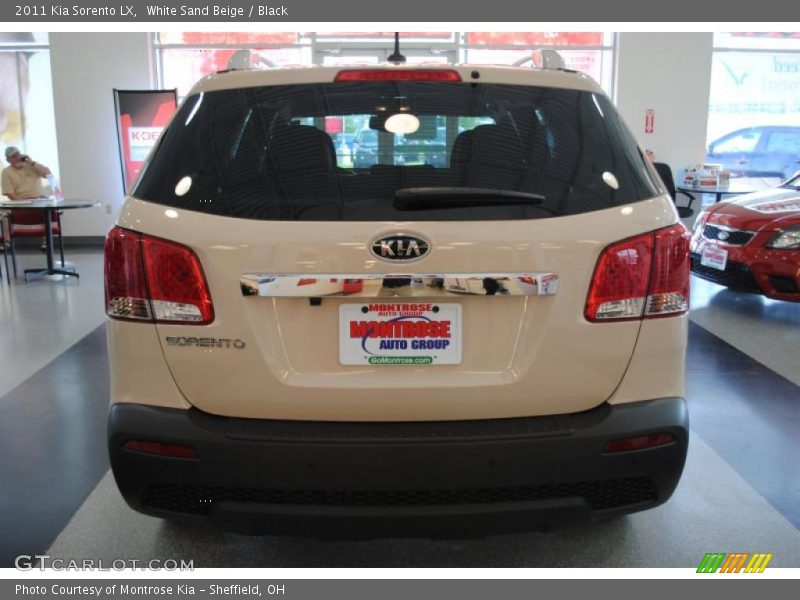 White Sand Beige / Black 2011 Kia Sorento LX