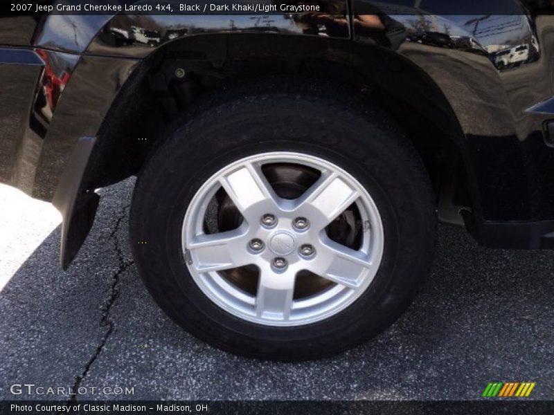 Black / Dark Khaki/Light Graystone 2007 Jeep Grand Cherokee Laredo 4x4