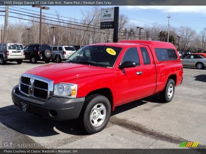 Flame Red / Medium Slate Gray 2005 Dodge Dakota ST Club Cab 4x4