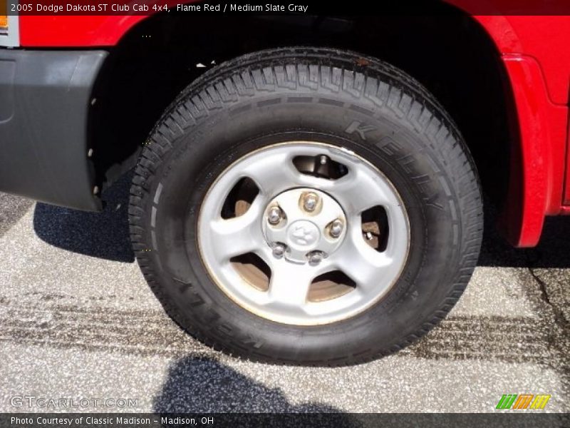  2005 Dakota ST Club Cab 4x4 Wheel