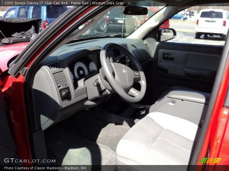 Flame Red / Medium Slate Gray 2005 Dodge Dakota ST Club Cab 4x4