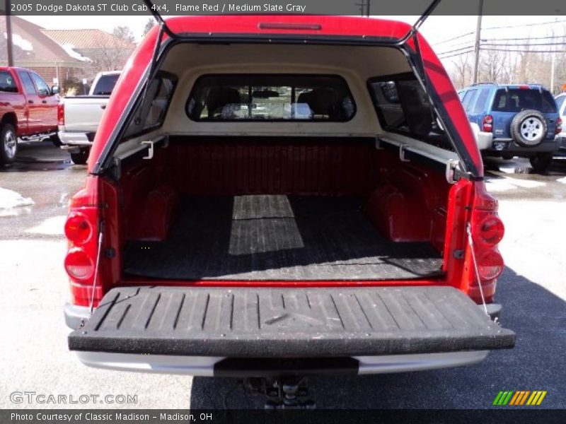 Flame Red / Medium Slate Gray 2005 Dodge Dakota ST Club Cab 4x4