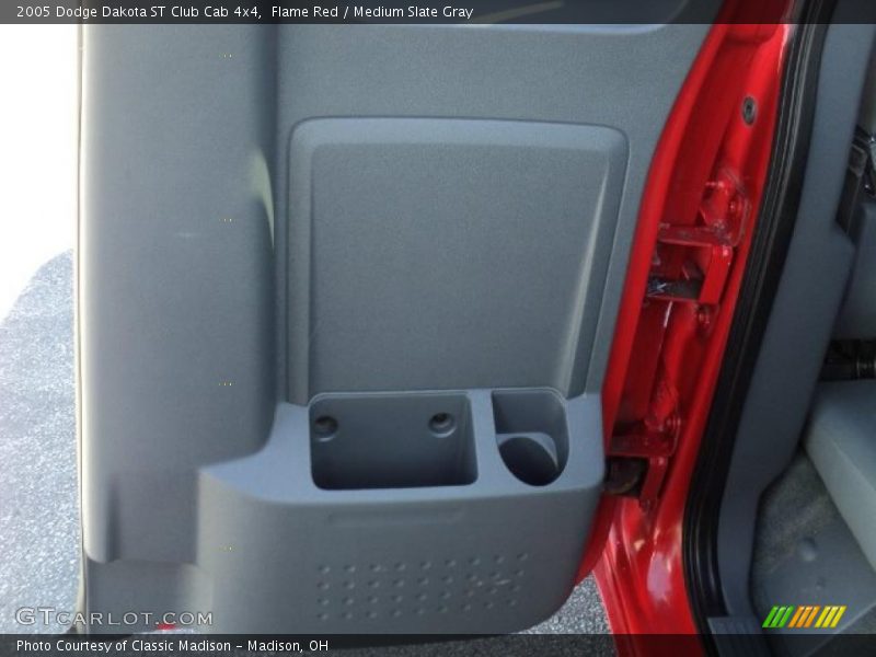 Flame Red / Medium Slate Gray 2005 Dodge Dakota ST Club Cab 4x4