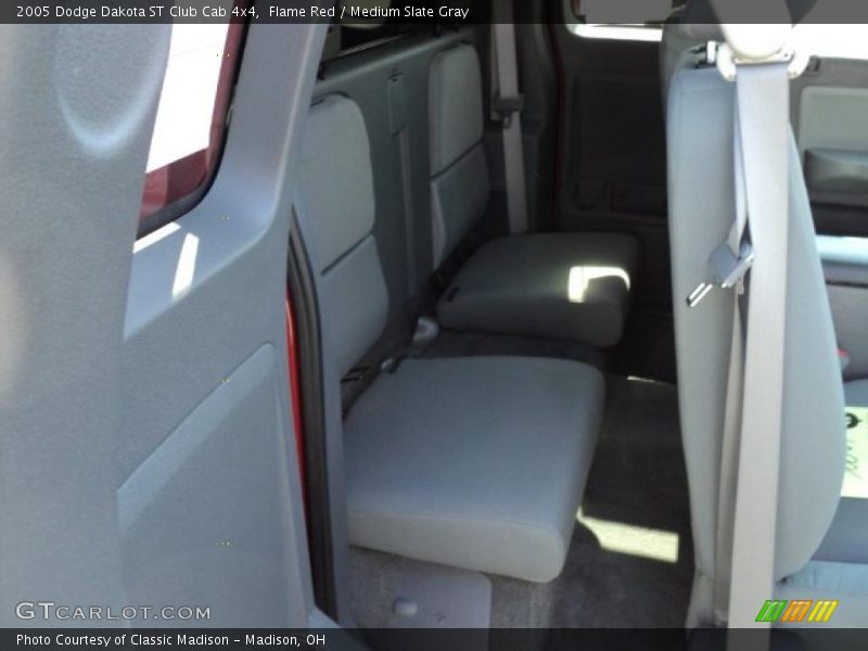 Flame Red / Medium Slate Gray 2005 Dodge Dakota ST Club Cab 4x4
