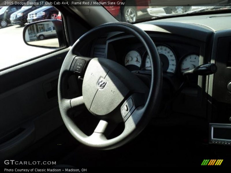 Flame Red / Medium Slate Gray 2005 Dodge Dakota ST Club Cab 4x4