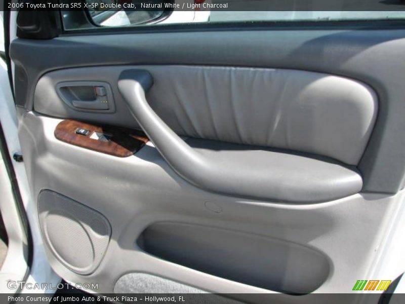 Door Panel of 2006 Tundra SR5 X-SP Double Cab