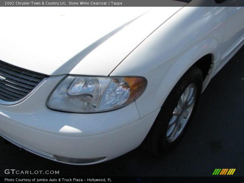 Stone White Clearcoat / Taupe 2002 Chrysler Town & Country LXi