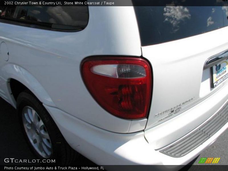 Stone White Clearcoat / Taupe 2002 Chrysler Town & Country LXi