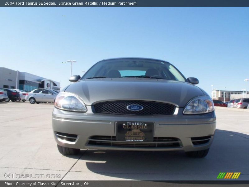 Spruce Green Metallic / Medium Parchment 2004 Ford Taurus SE Sedan