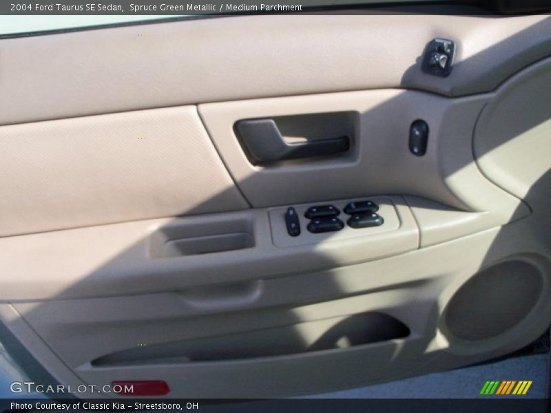 Spruce Green Metallic / Medium Parchment 2004 Ford Taurus SE Sedan