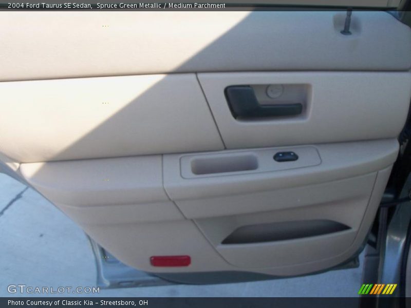 Spruce Green Metallic / Medium Parchment 2004 Ford Taurus SE Sedan