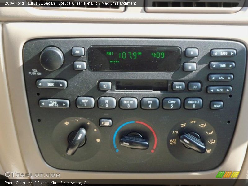 Spruce Green Metallic / Medium Parchment 2004 Ford Taurus SE Sedan