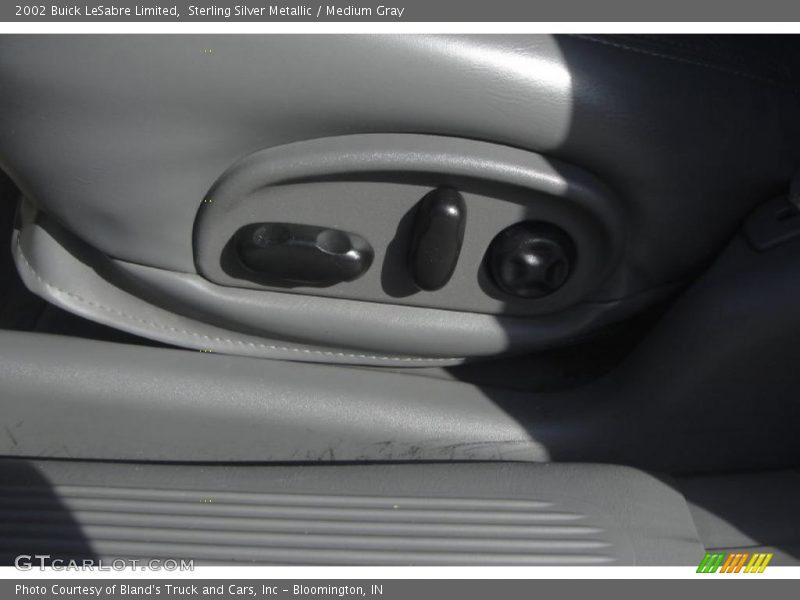 Sterling Silver Metallic / Medium Gray 2002 Buick LeSabre Limited