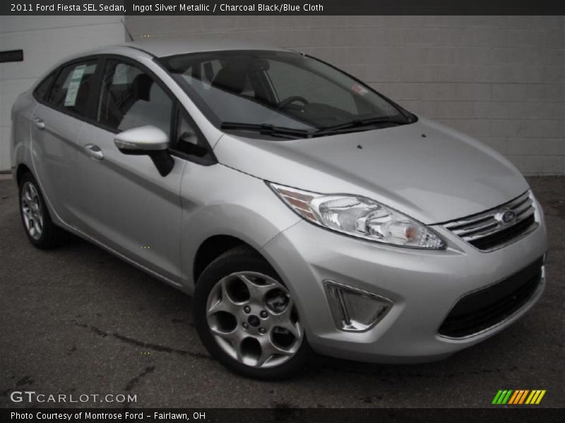 Front 3/4 View of 2011 Fiesta SEL Sedan