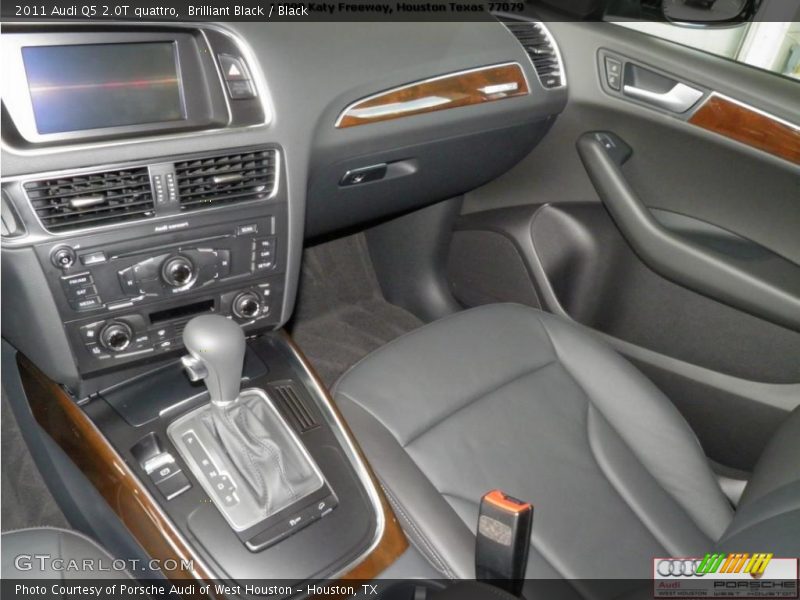 Brilliant Black / Black 2011 Audi Q5 2.0T quattro