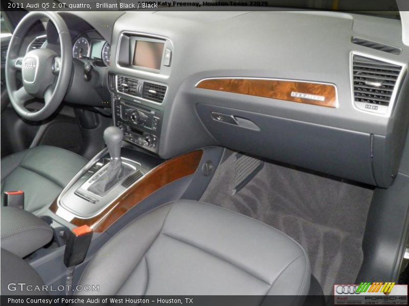 Brilliant Black / Black 2011 Audi Q5 2.0T quattro