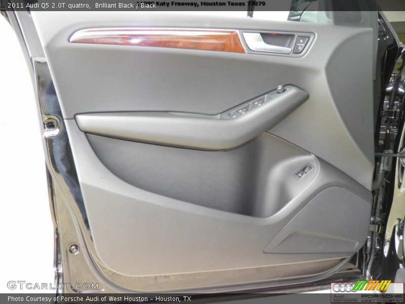 Brilliant Black / Black 2011 Audi Q5 2.0T quattro