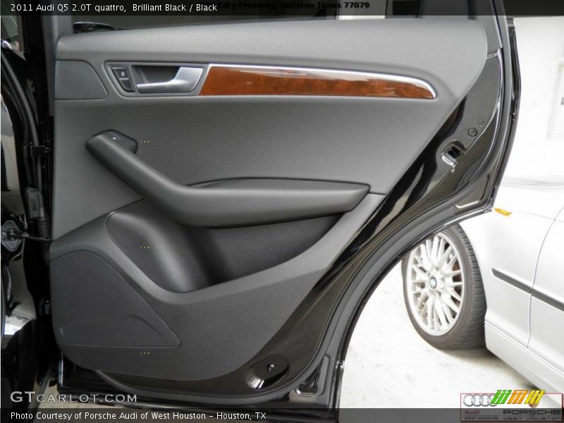 Brilliant Black / Black 2011 Audi Q5 2.0T quattro