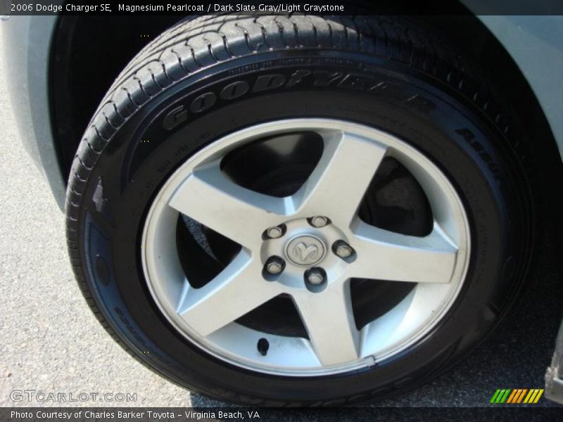 Magnesium Pearlcoat / Dark Slate Gray/Light Graystone 2006 Dodge Charger SE