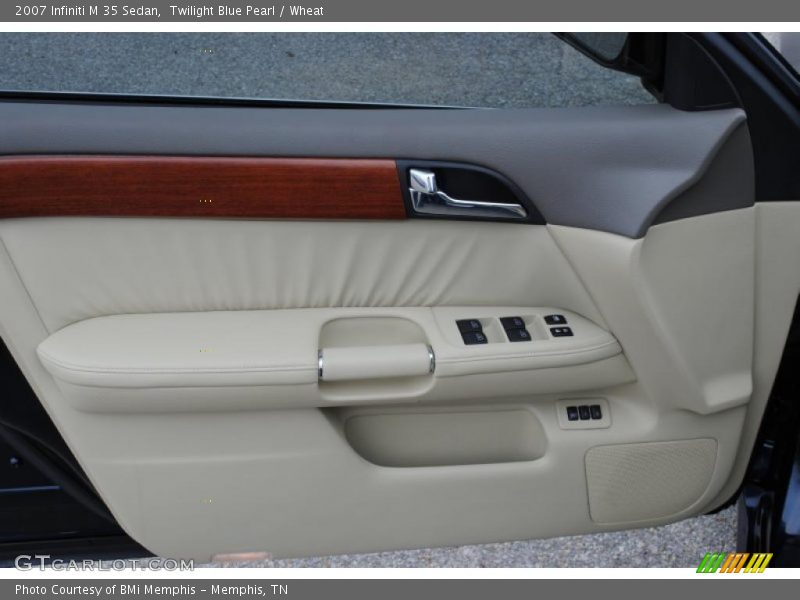 Door Panel of 2007 M 35 Sedan