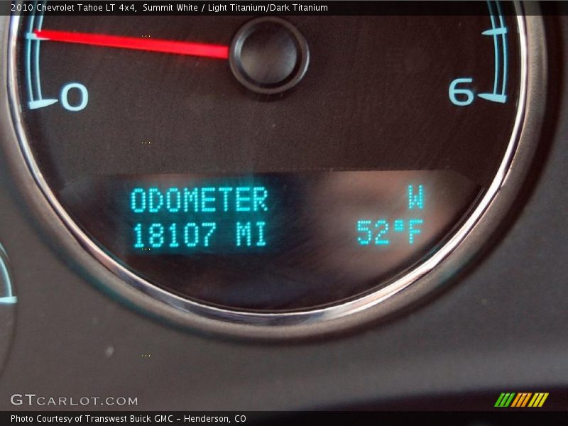 Summit White / Light Titanium/Dark Titanium 2010 Chevrolet Tahoe LT 4x4