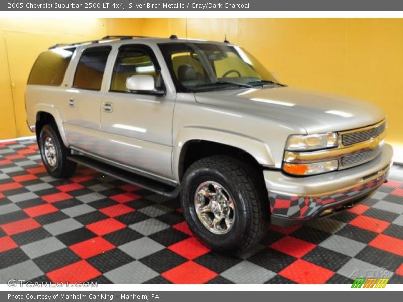 Silver Birch Metallic / Gray/Dark Charcoal 2005 Chevrolet Suburban 2500 LT 4x4