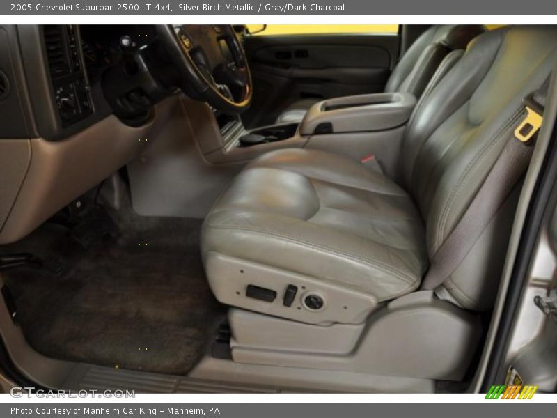 Silver Birch Metallic / Gray/Dark Charcoal 2005 Chevrolet Suburban 2500 LT 4x4