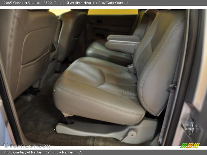 Silver Birch Metallic / Gray/Dark Charcoal 2005 Chevrolet Suburban 2500 LT 4x4