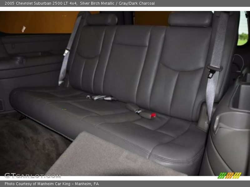 Silver Birch Metallic / Gray/Dark Charcoal 2005 Chevrolet Suburban 2500 LT 4x4