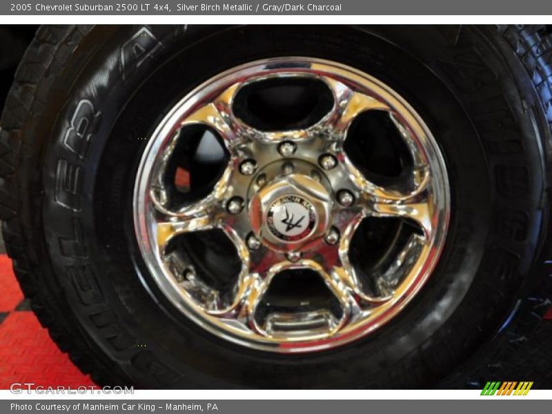 Silver Birch Metallic / Gray/Dark Charcoal 2005 Chevrolet Suburban 2500 LT 4x4