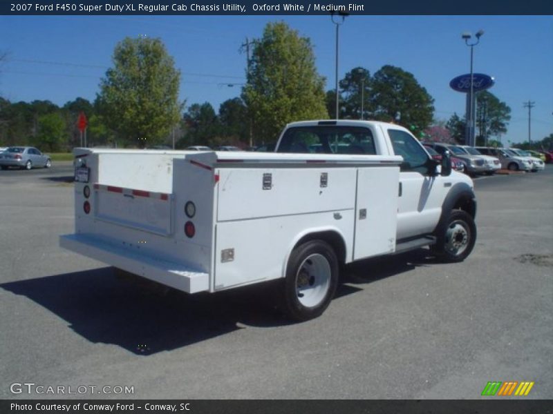  2007 F450 Super Duty XL Regular Cab Chassis Utility Oxford White