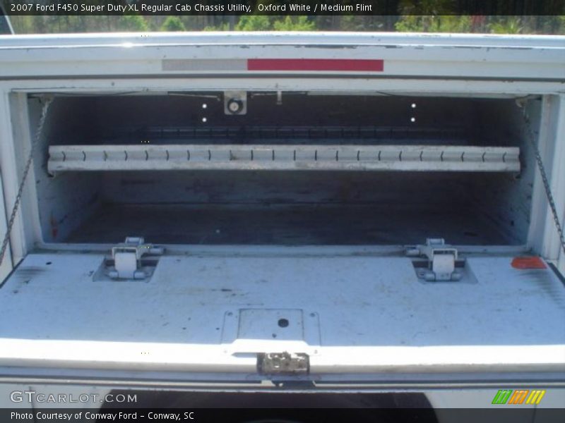 Oxford White / Medium Flint 2007 Ford F450 Super Duty XL Regular Cab Chassis Utility