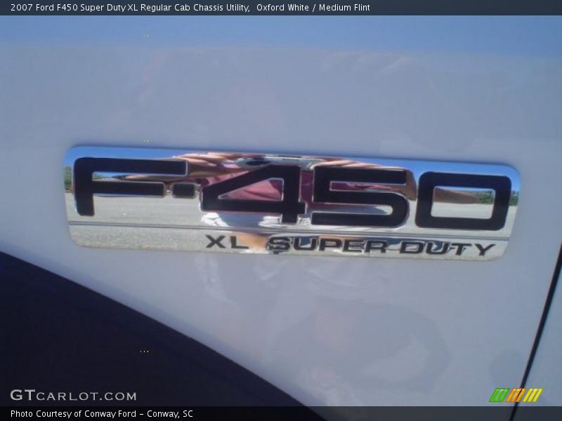  2007 F450 Super Duty XL Regular Cab Chassis Utility Logo