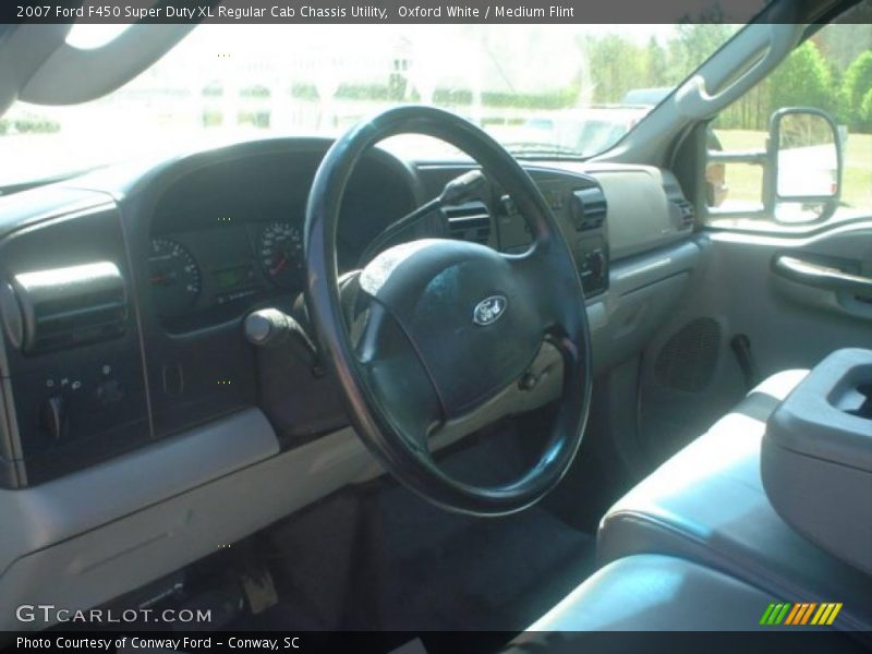 Oxford White / Medium Flint 2007 Ford F450 Super Duty XL Regular Cab Chassis Utility