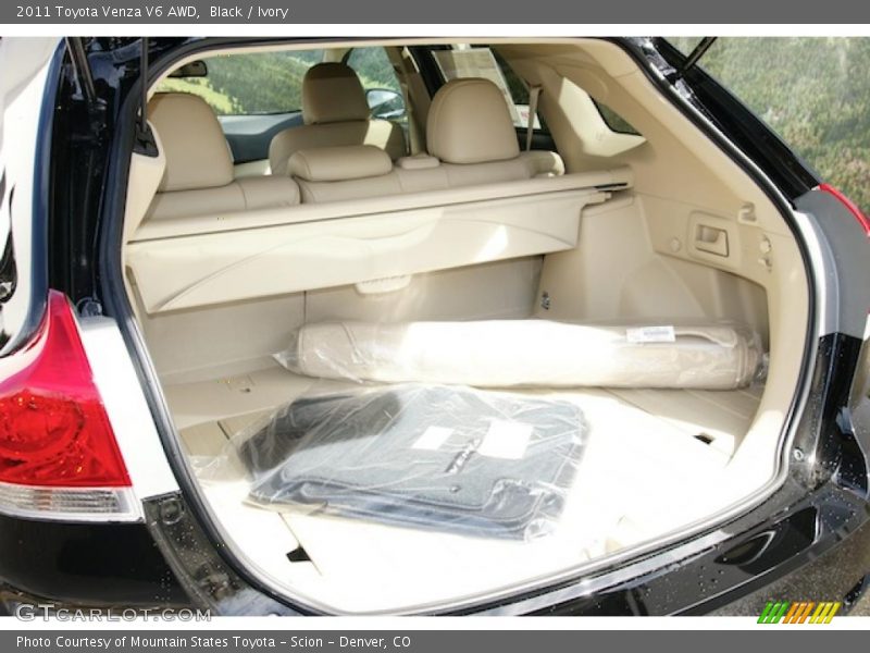  2011 Venza V6 AWD Trunk