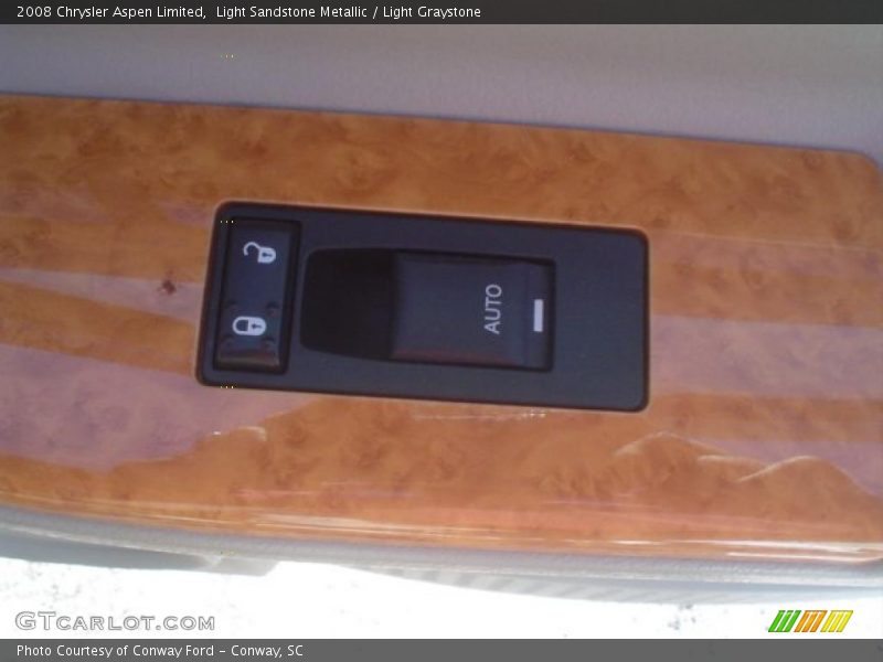 Light Sandstone Metallic / Light Graystone 2008 Chrysler Aspen Limited