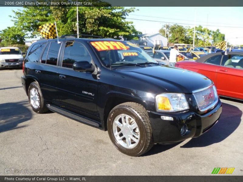 Black Onyx / Light Gray 2006 GMC Envoy Denali