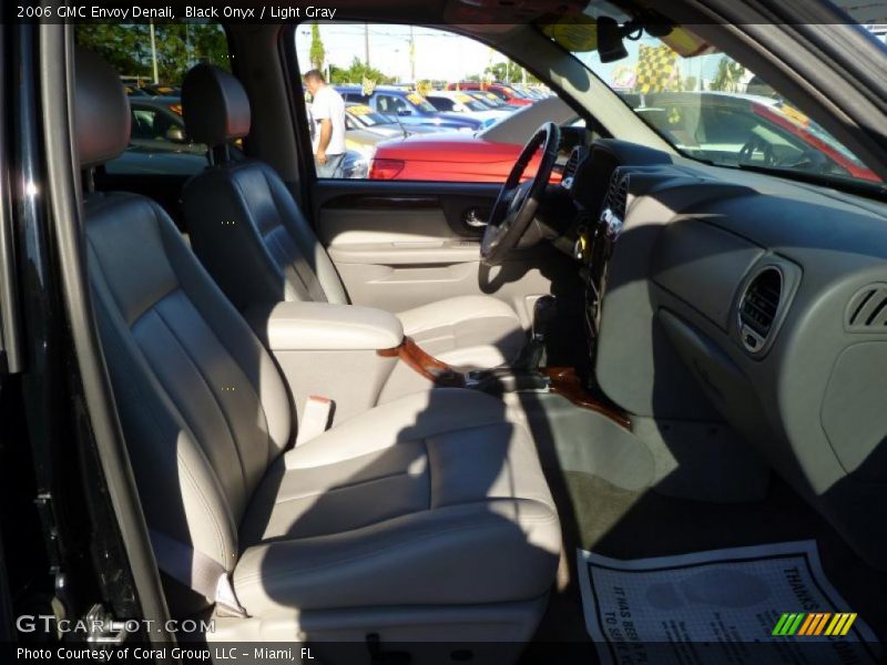 Black Onyx / Light Gray 2006 GMC Envoy Denali
