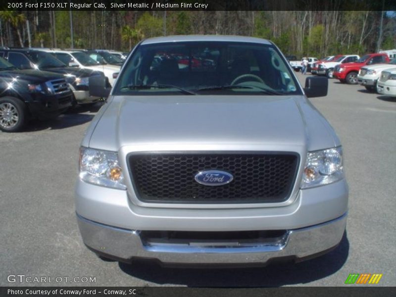 Silver Metallic / Medium Flint Grey 2005 Ford F150 XLT Regular Cab